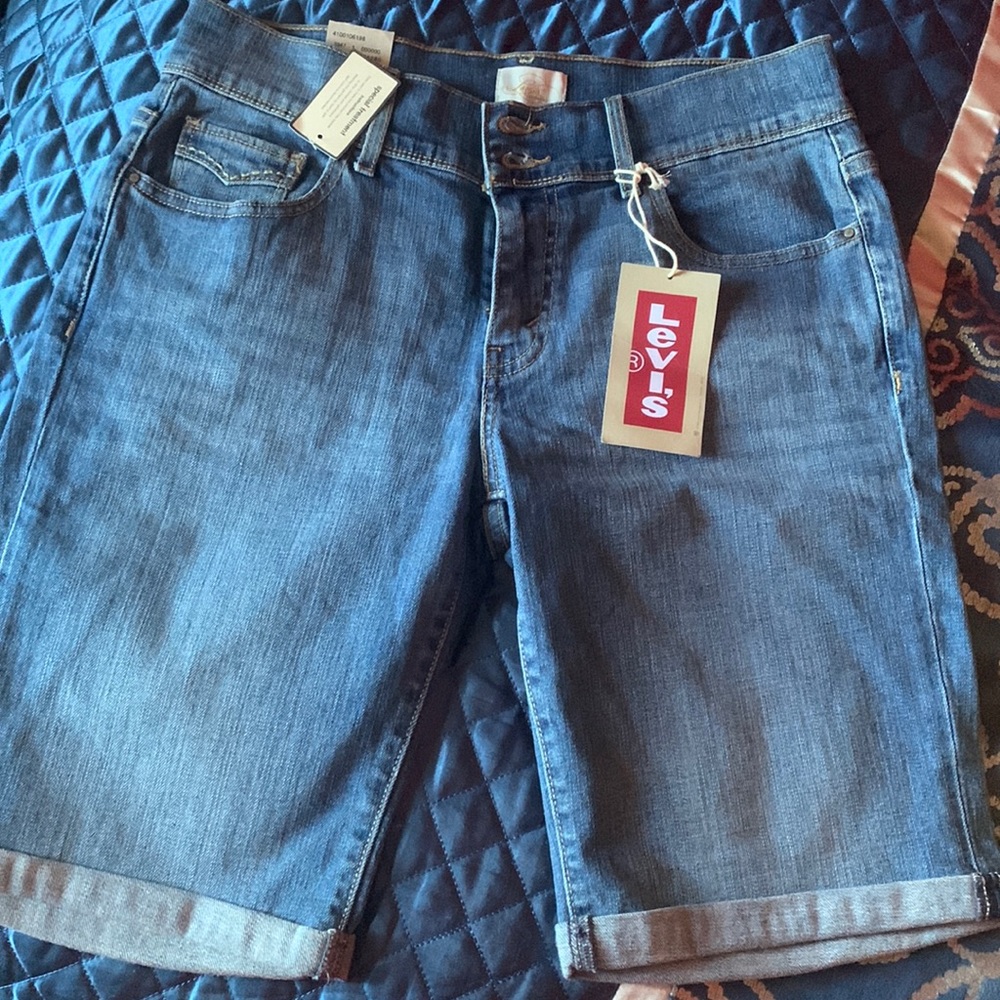 NWT Levi’s 515 Bermuda shorts